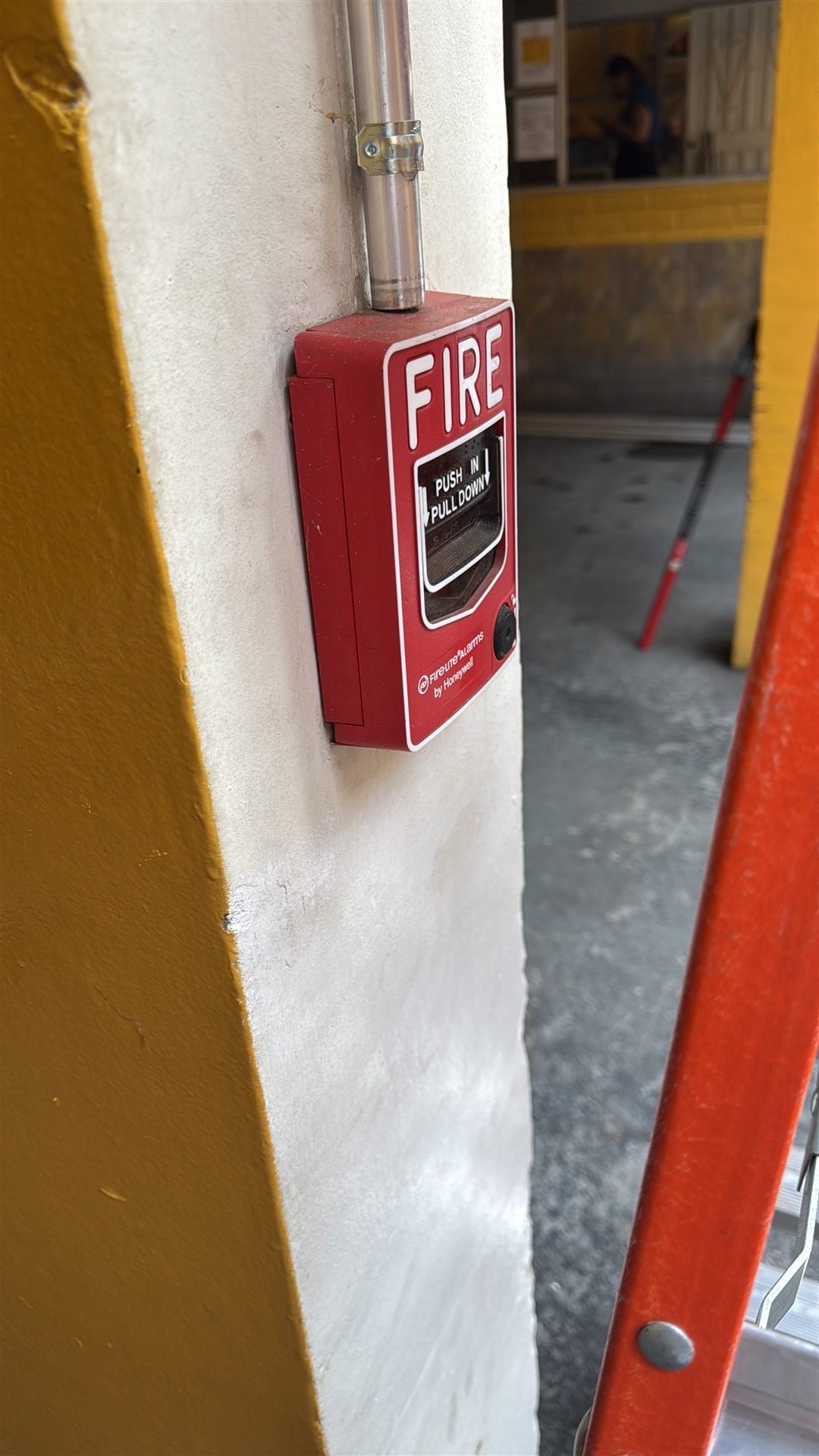 Iniciador de sistema contra incendios instalado por SENOVA